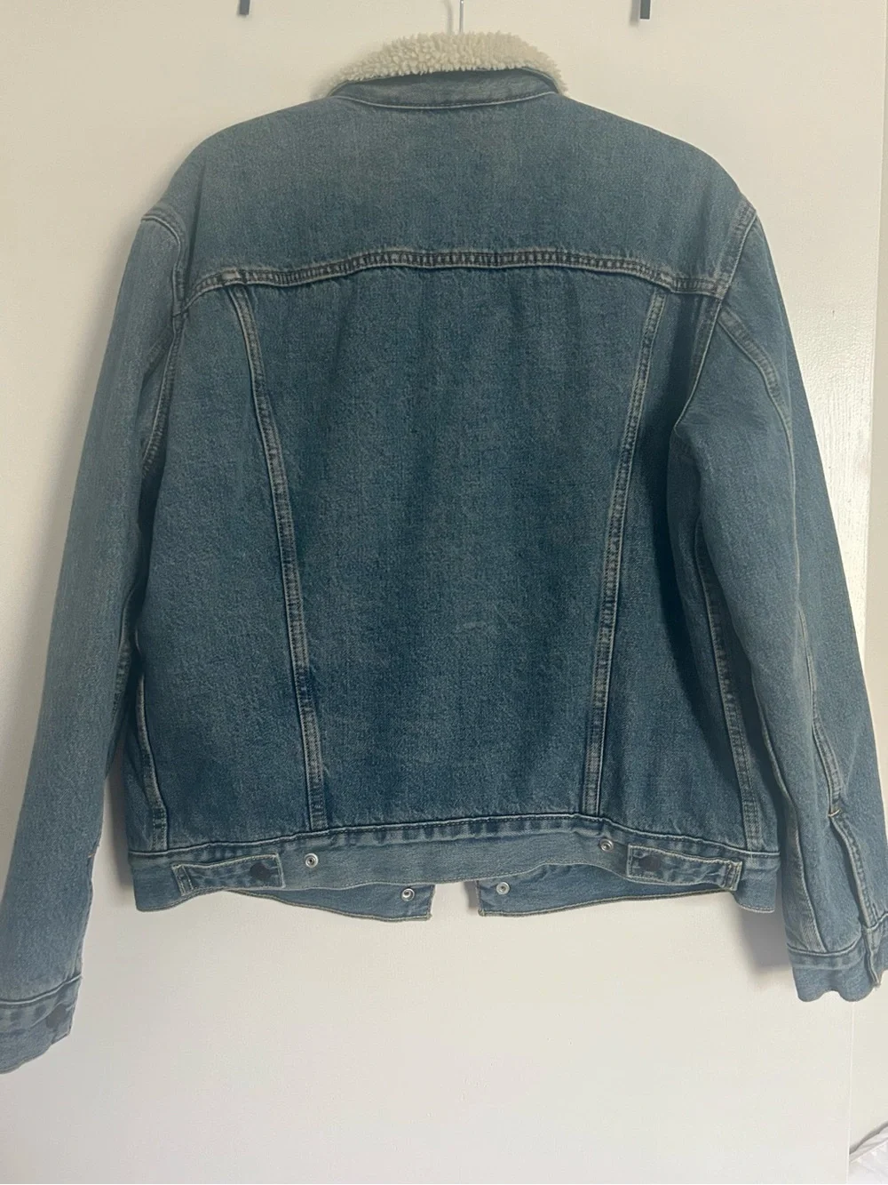 Levi’s men’s denim jacket Sherpa lined M NWT